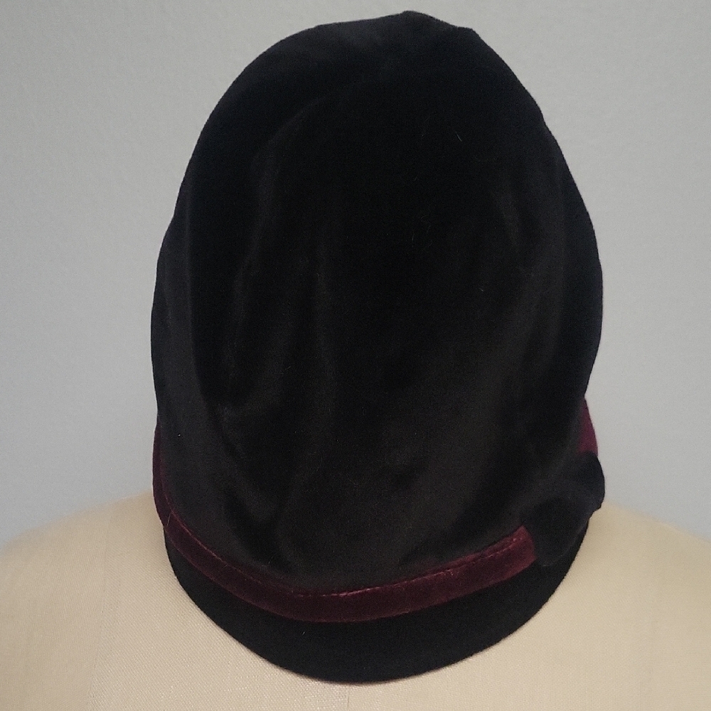 Goorin Bros Black and Burgundy Vintage Velvet Hat